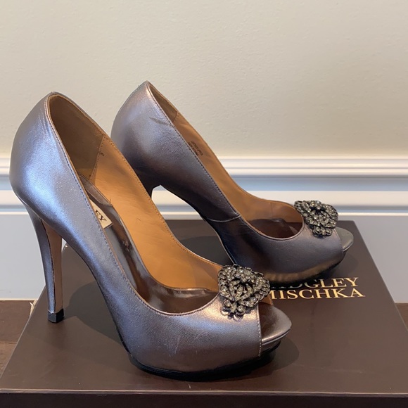 Badgley Mischka Goodie lll Peep Toe Pump High Heels in Pewter Silver - Brand New - Picture 4 of 13